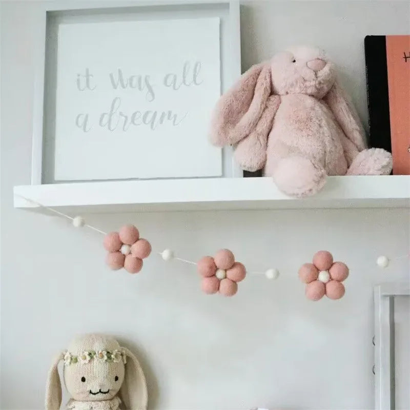 Boho Felt Daisy Garland – Handmade Kids Room Wall Hanging Décor