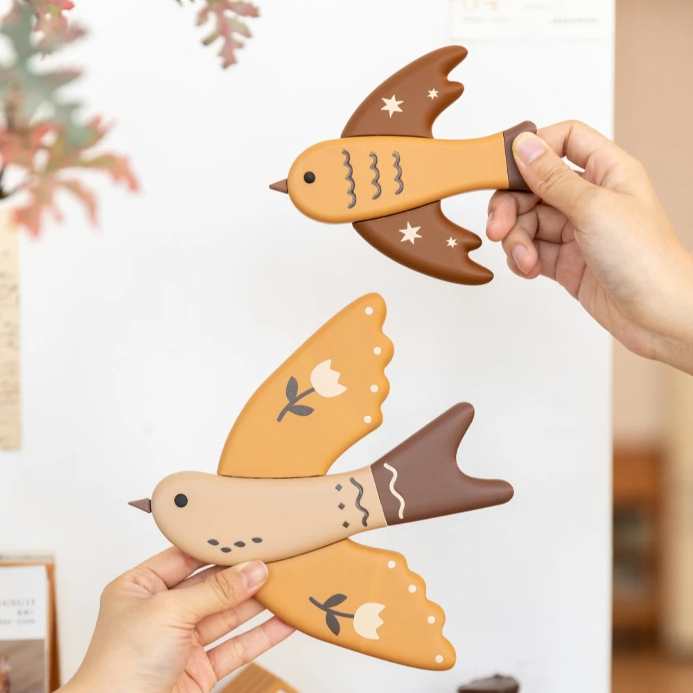 Flying Bird Wall Decor & Fridge Magnet – Decorative Swallow & Hummingbird Accent
