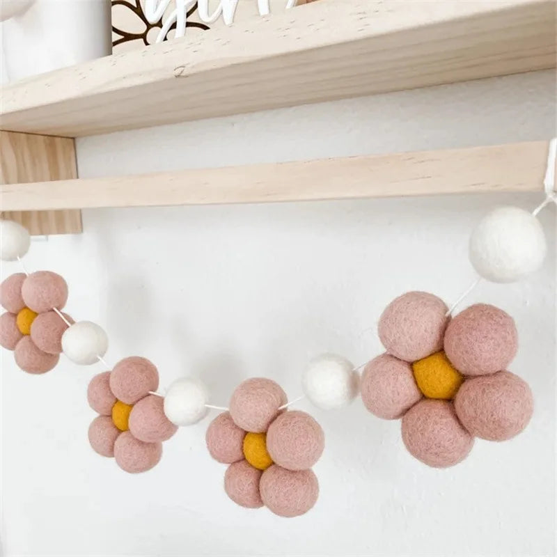 Boho Felt Daisy Garland – Handmade Kids Room Wall Hanging Décor