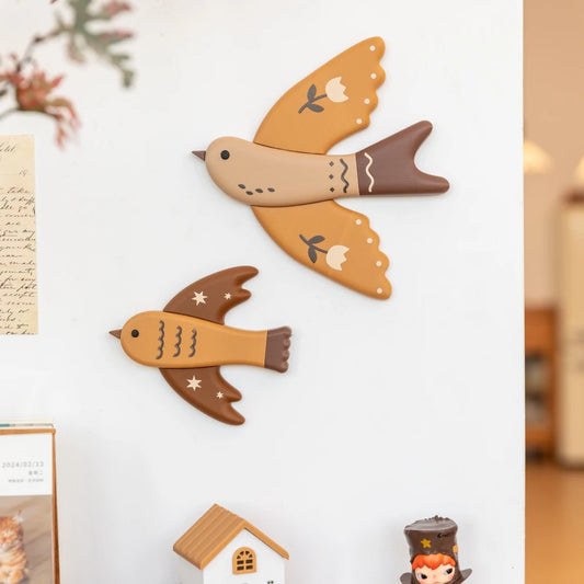 Flying Bird Wall Decor & Fridge Magnet – Decorative Swallow & Hummingbird Accent