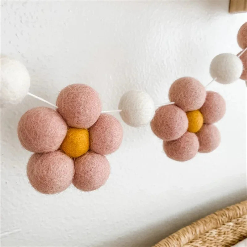 Boho Felt Daisy Garland – Handmade Kids Room Wall Hanging Décor